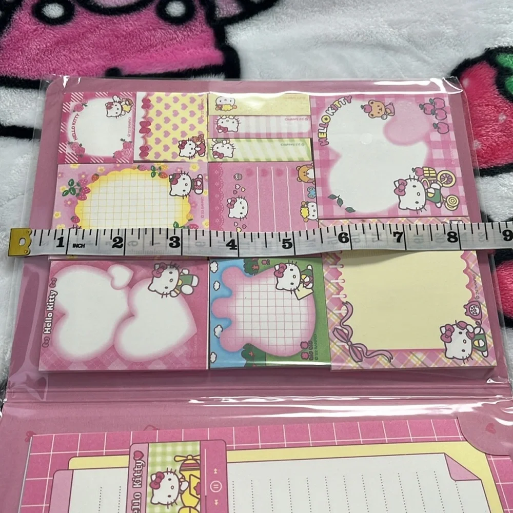 Hello Kitty Memo Book-Style Set of Sticky Notes and Stationary Pages